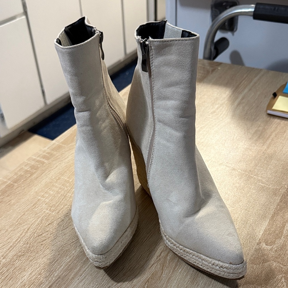 Source Unknown Cream Ankle Booties
